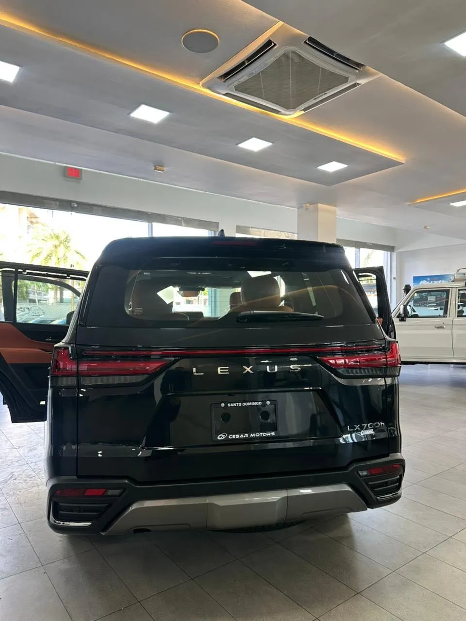 2027 Lexus LX — foto 3