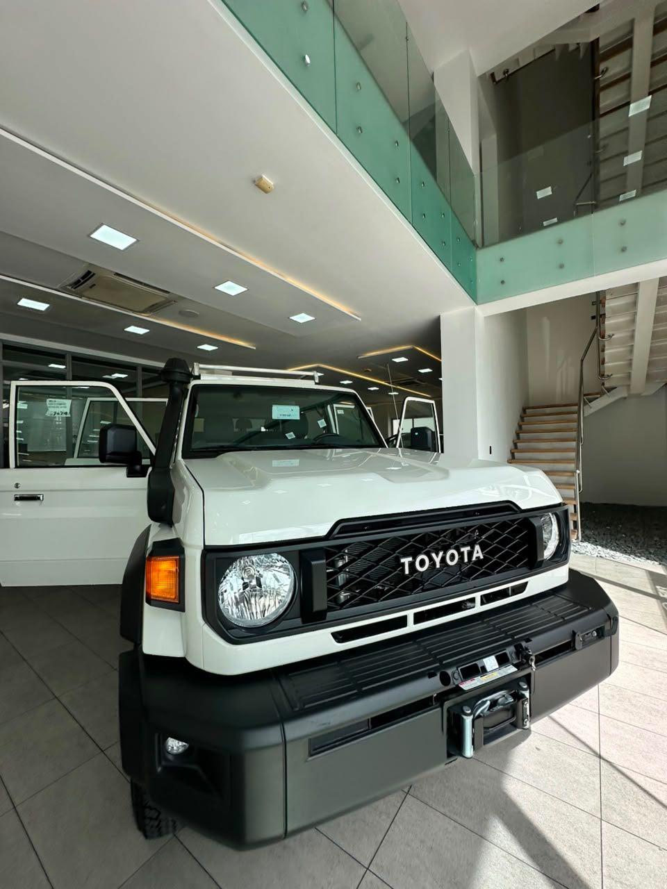 2027 Toyota Land Cruiser LX Serie 70