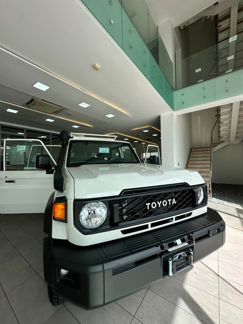 2027 Toyota Land Cruiser — foto 1
