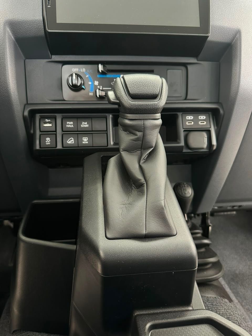 2027 Toyota Land Cruiser — foto 16