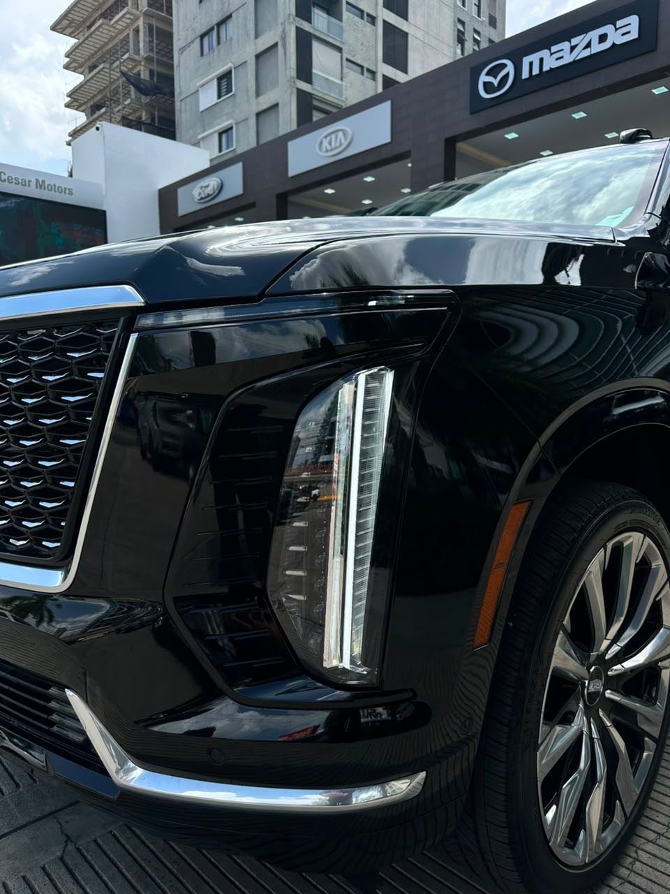 2026 Cadillac Escalade — foto 3