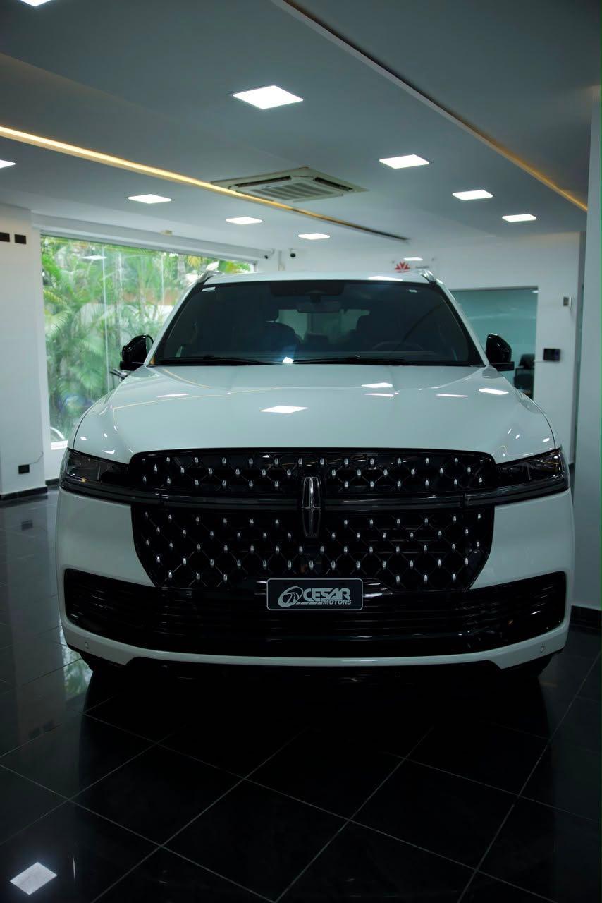 2025 Lincoln Navigator Black Label