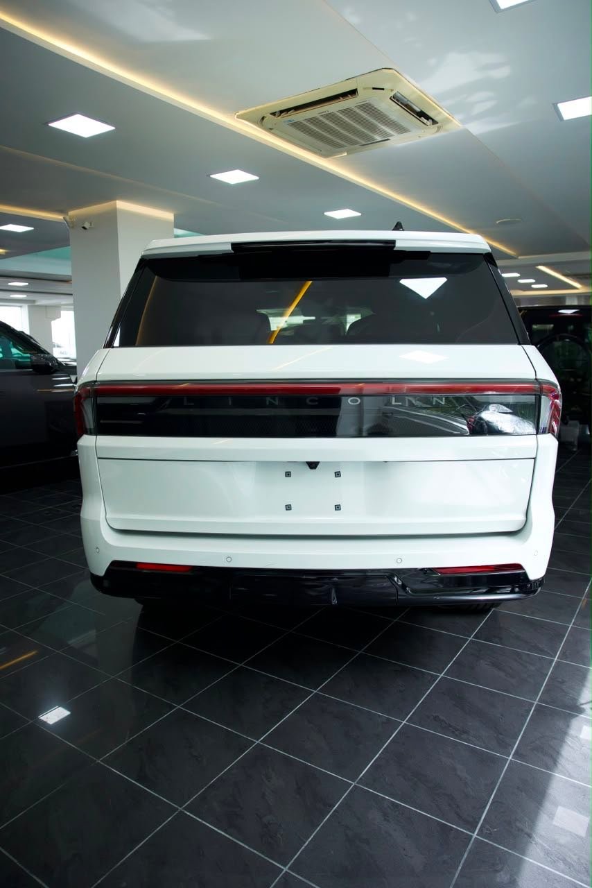 2025 Lincoln Navigator — foto 2