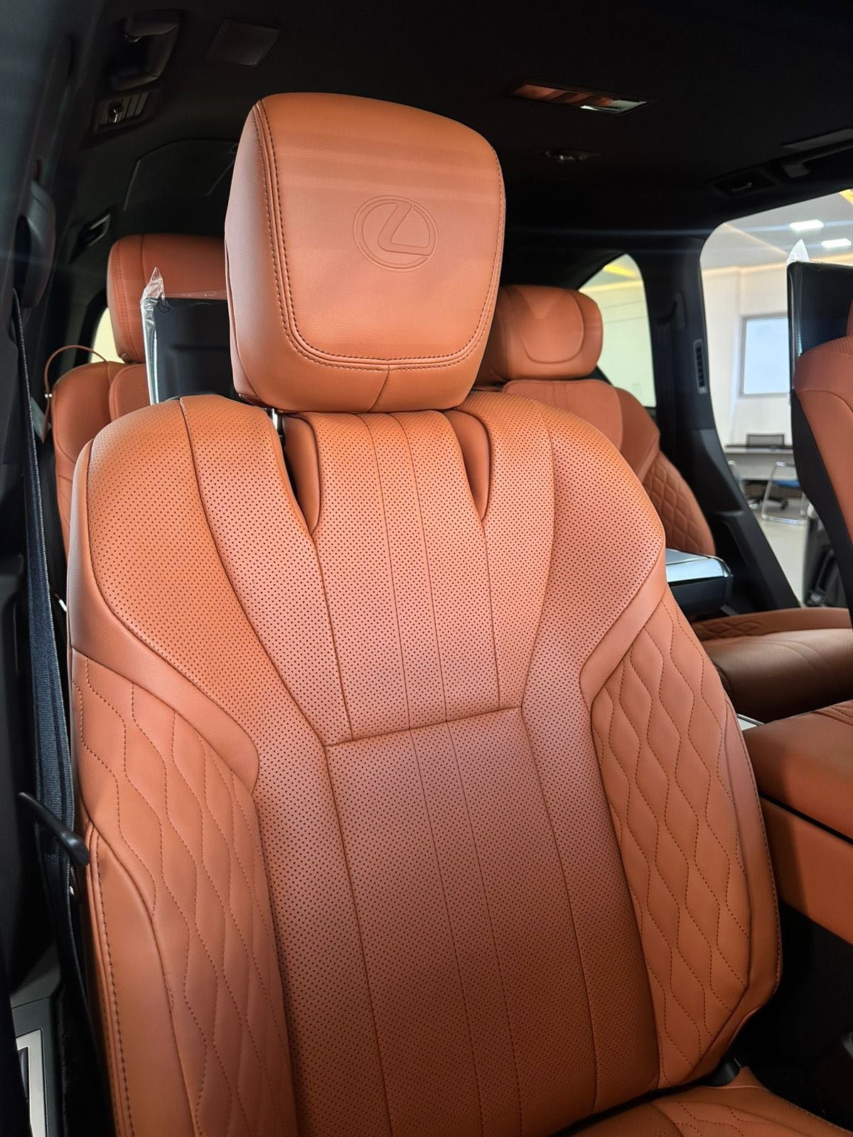 2027 Lexus LX — foto 18