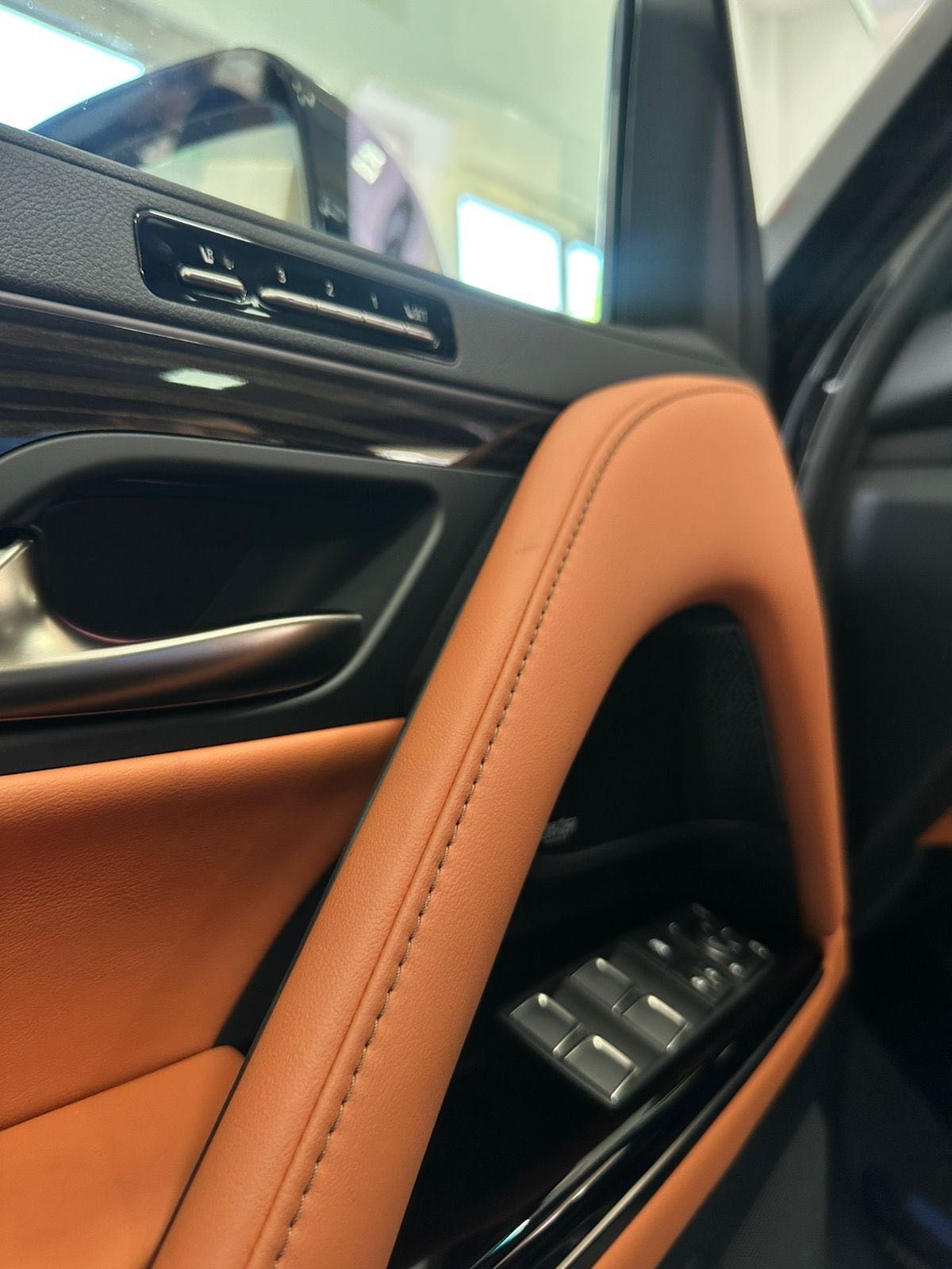 2027 Lexus LX — foto 19