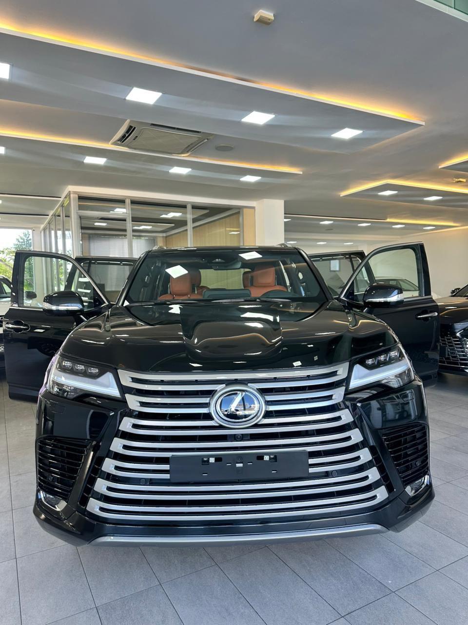2027 Lexus LX 700 Hybrid VIP