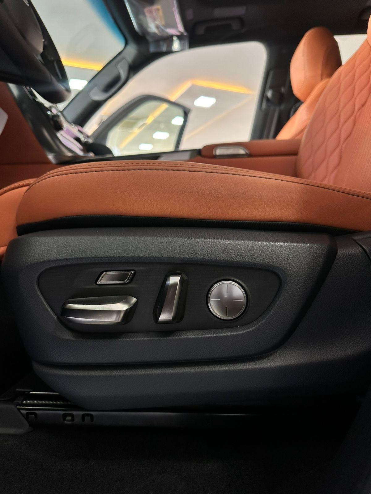 2027 Lexus LX — foto 21