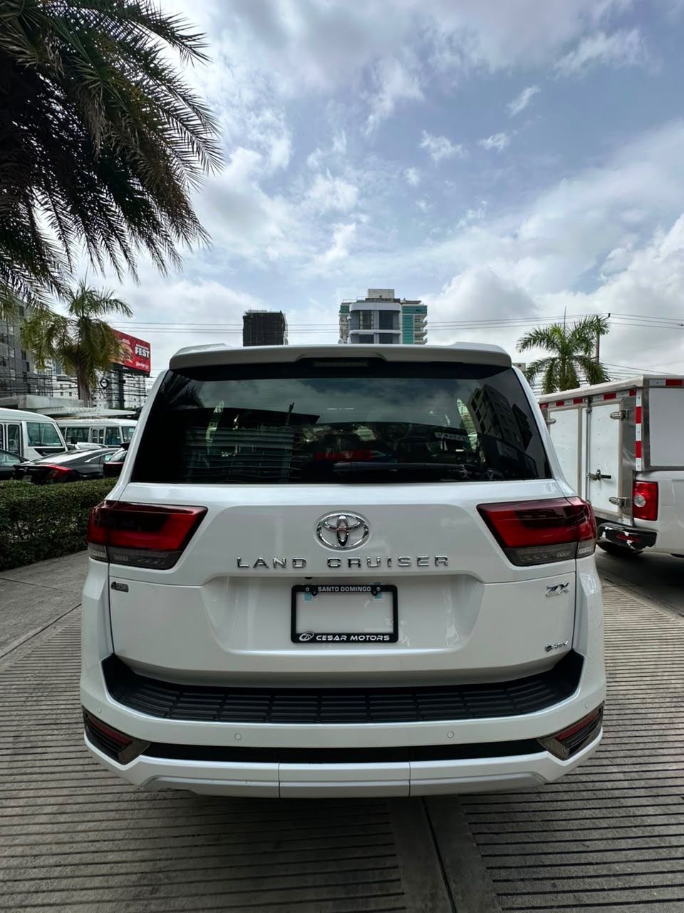 2027 Toyota Land Cruiser — foto 2
