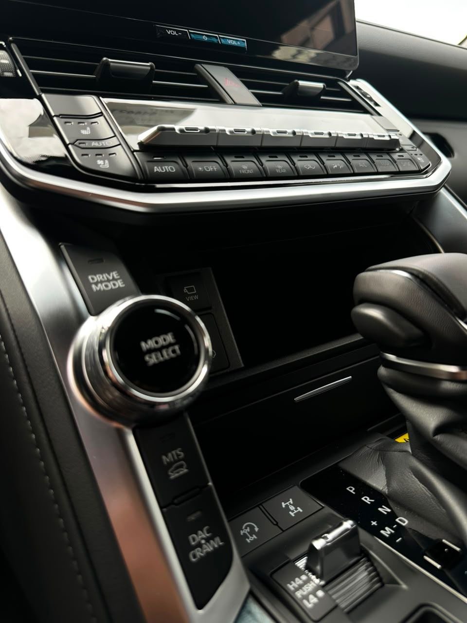 2027 Toyota Land Cruiser — foto 11