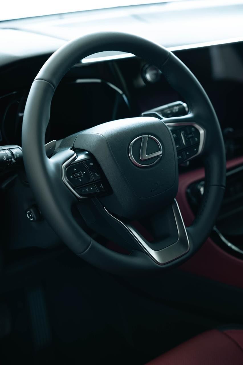 2027 Lexus RX — foto 12