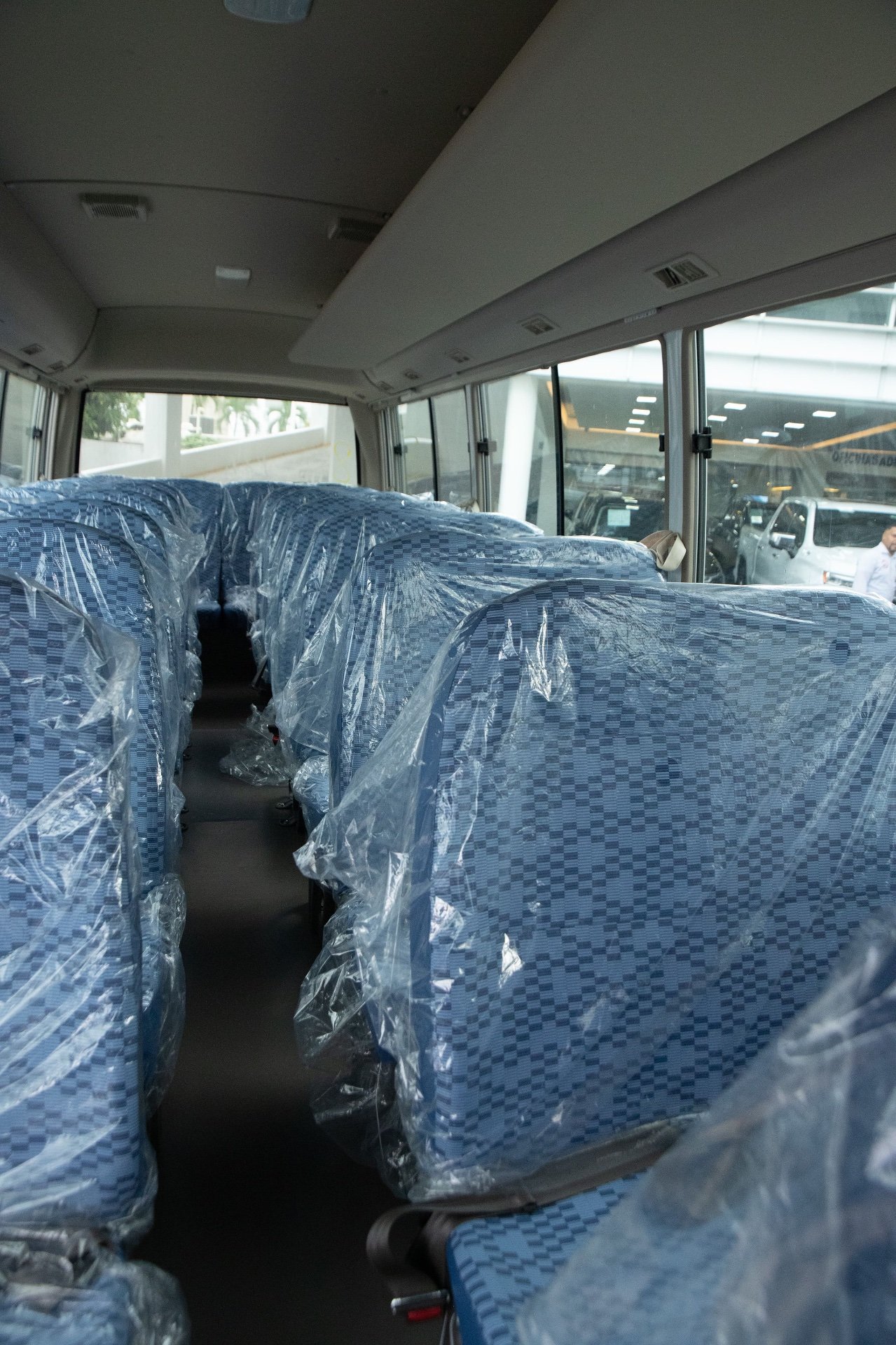2027 Mitsubishi Fuso Rosa — foto 9