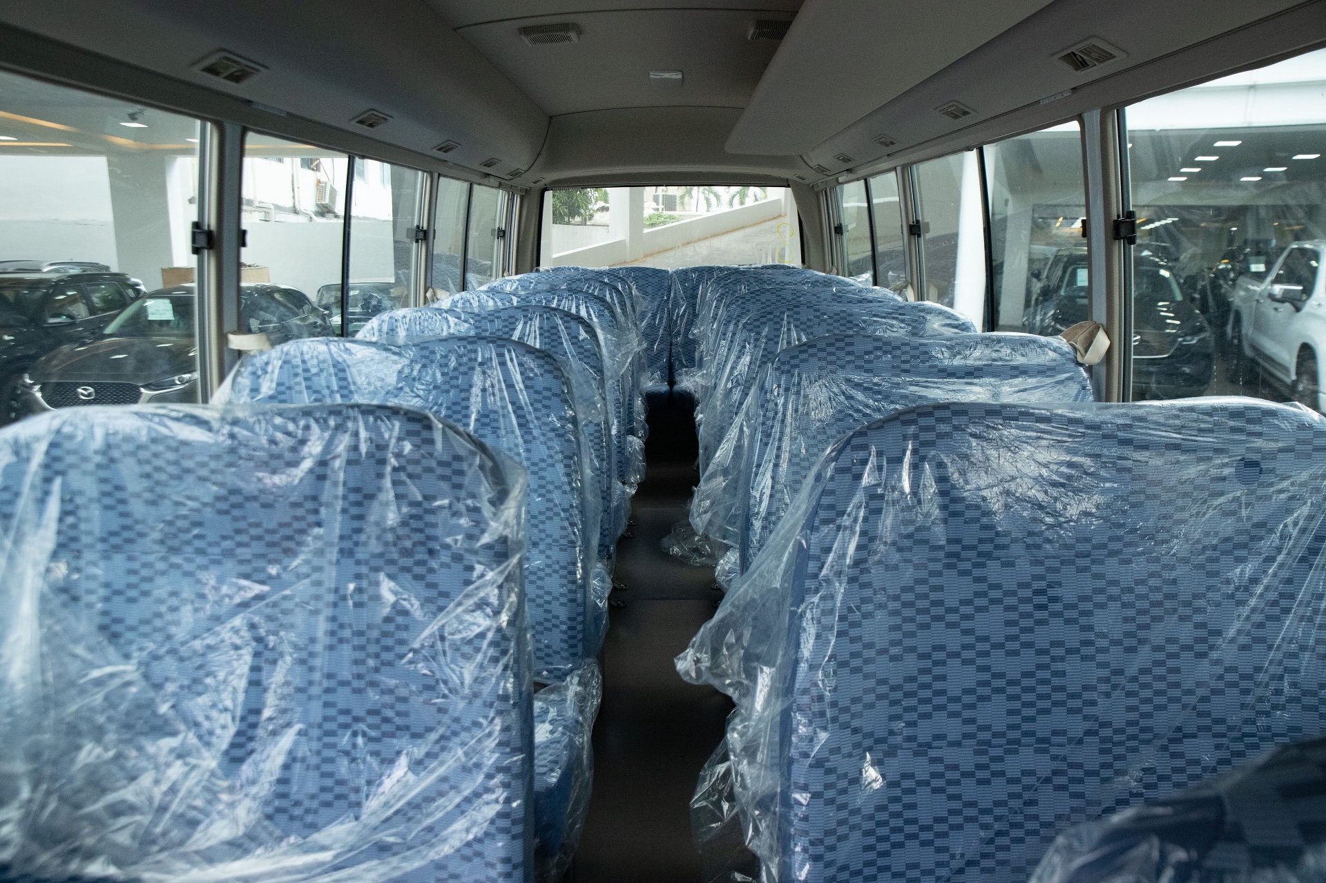 2027 Mitsubishi Fuso Rosa — foto 8