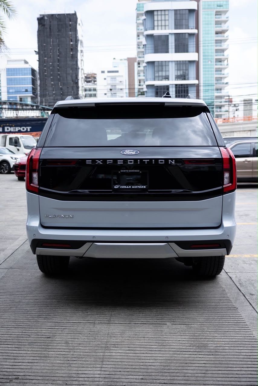 2026 Ford Expedition — foto 2