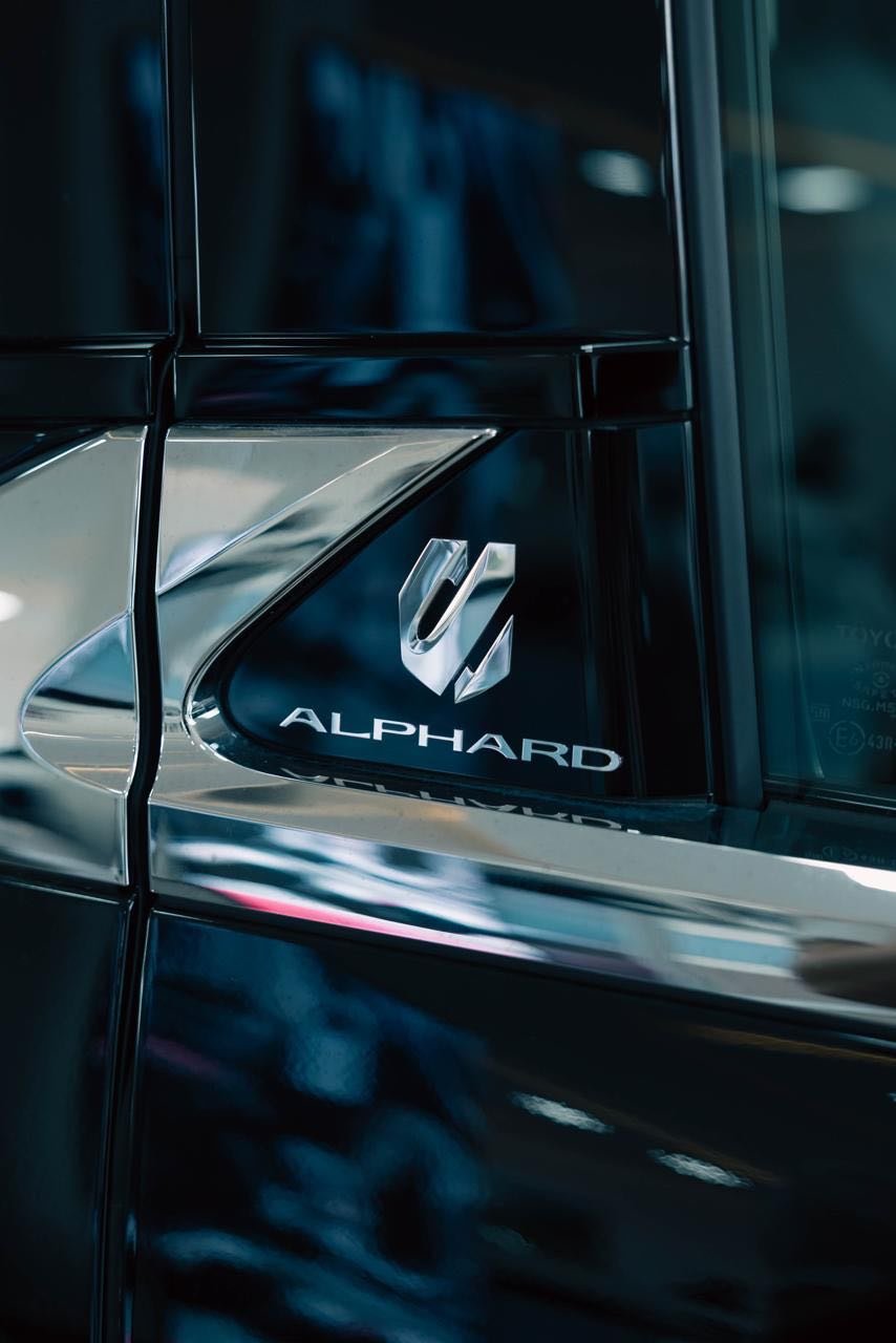 2026 Toyota Alphard — foto 11