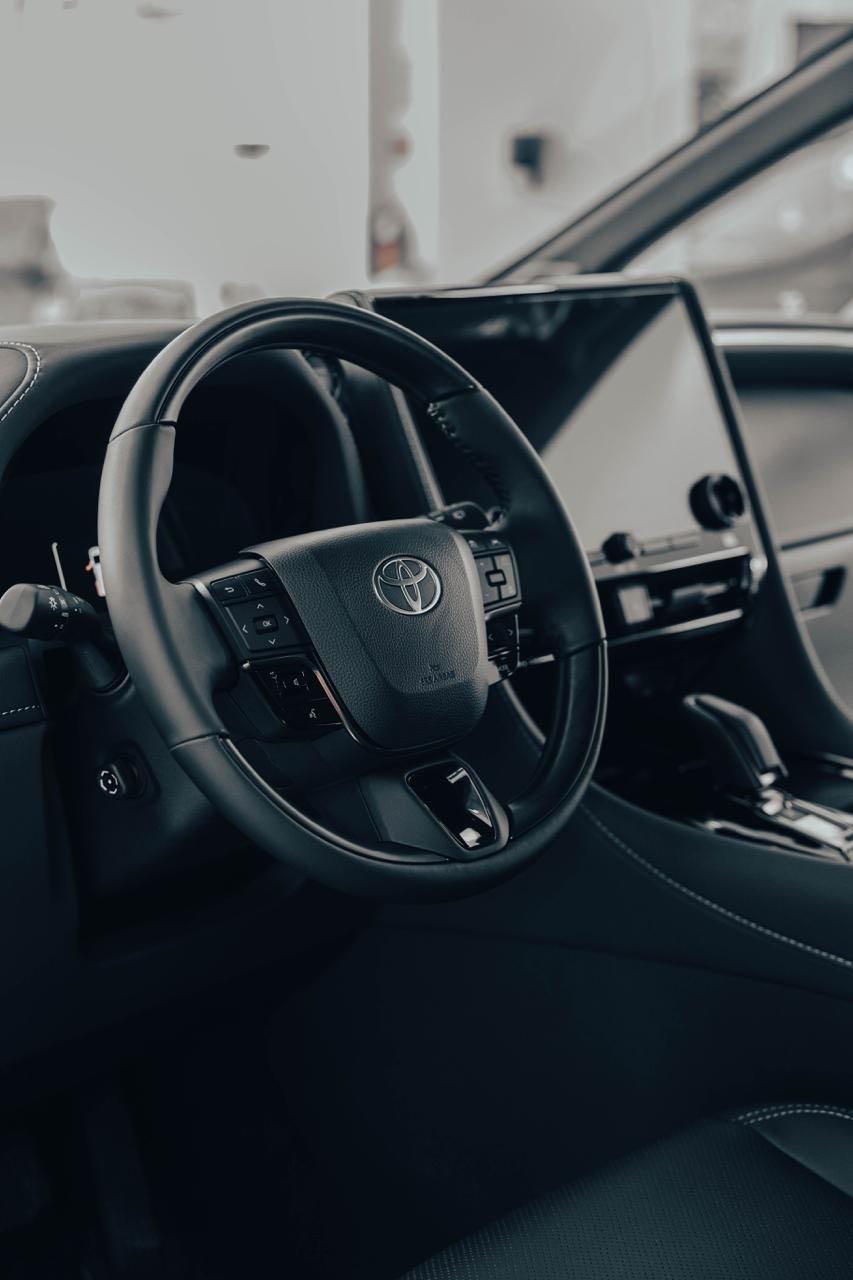 2026 Toyota Alphard — foto 2