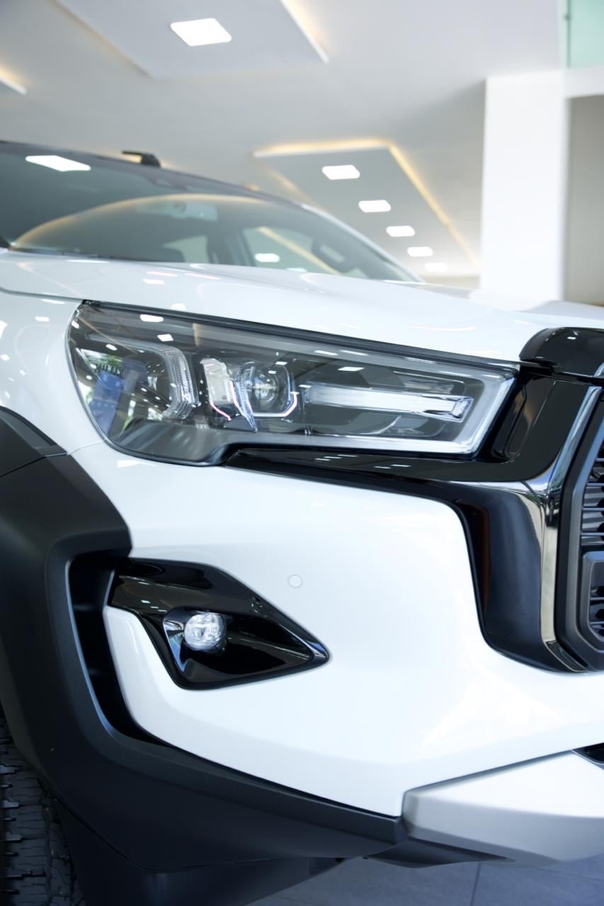 2027 Toyota Hilux — foto 5
