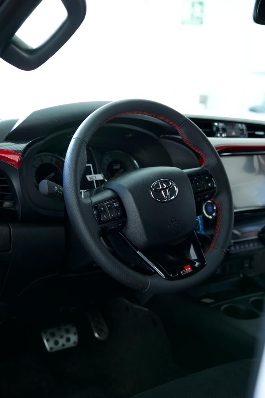 2027 Toyota Hilux — foto 14