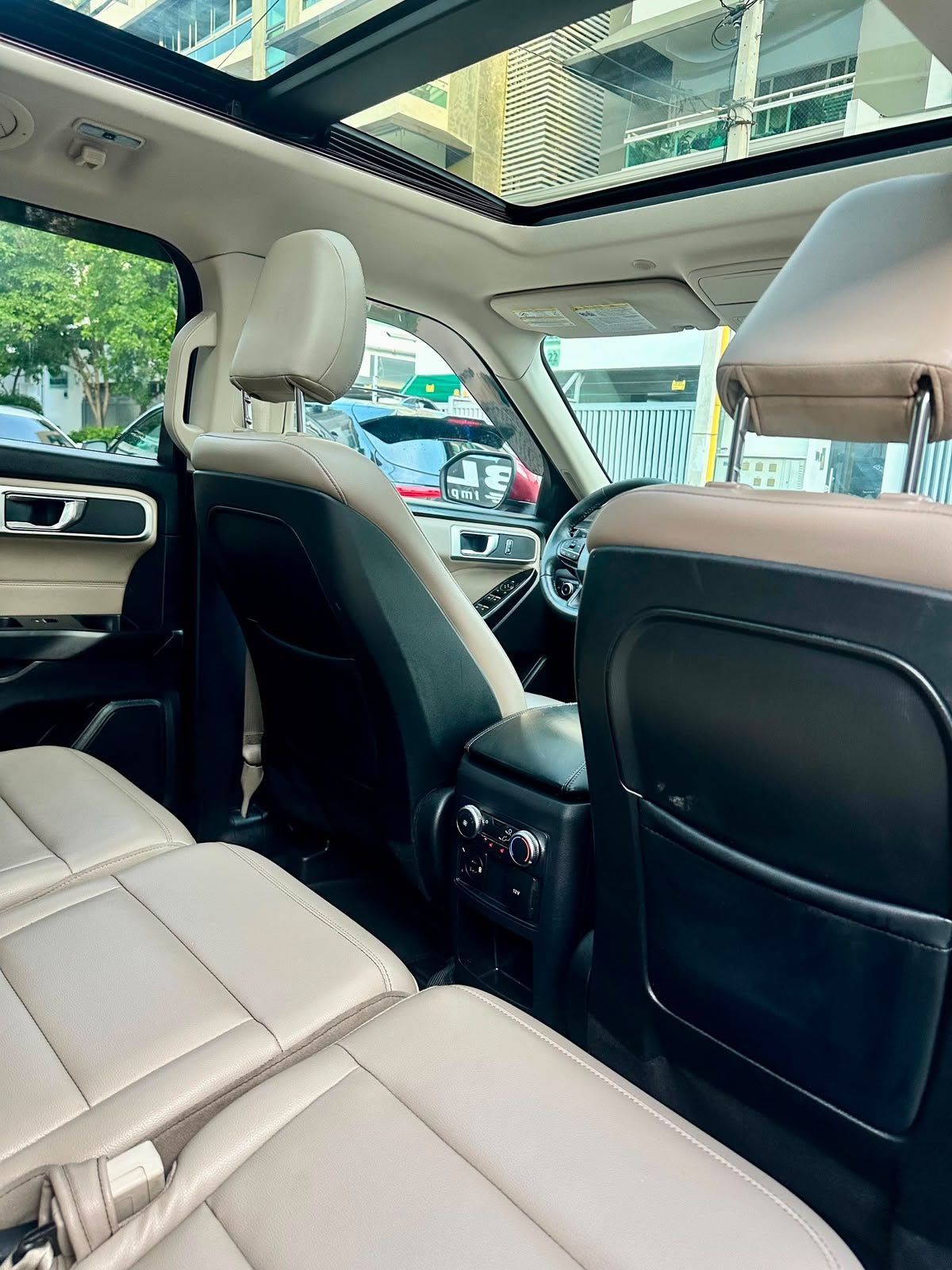 2020 Ford Explorer — foto 7