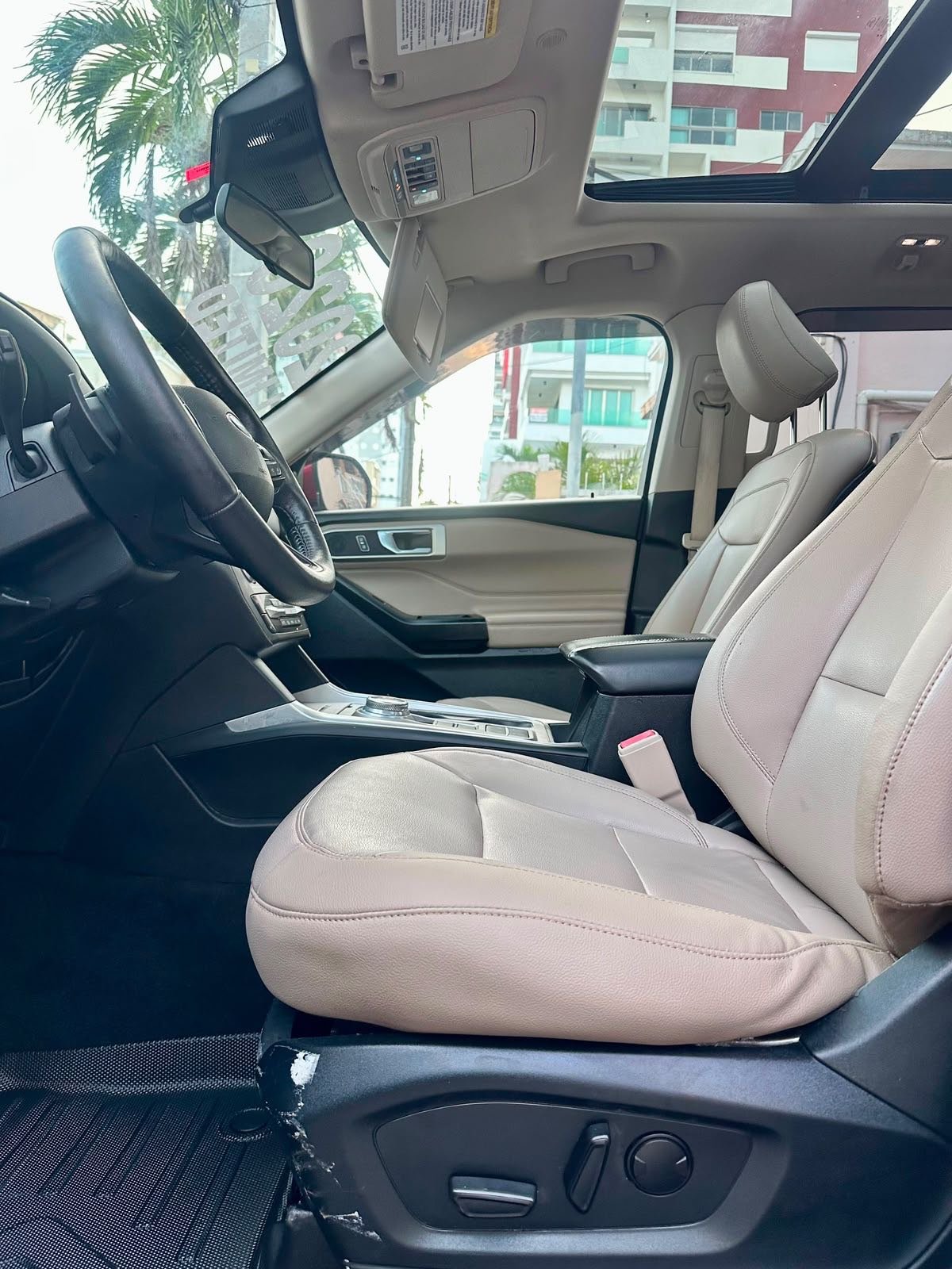 2020 Ford Explorer — foto 9