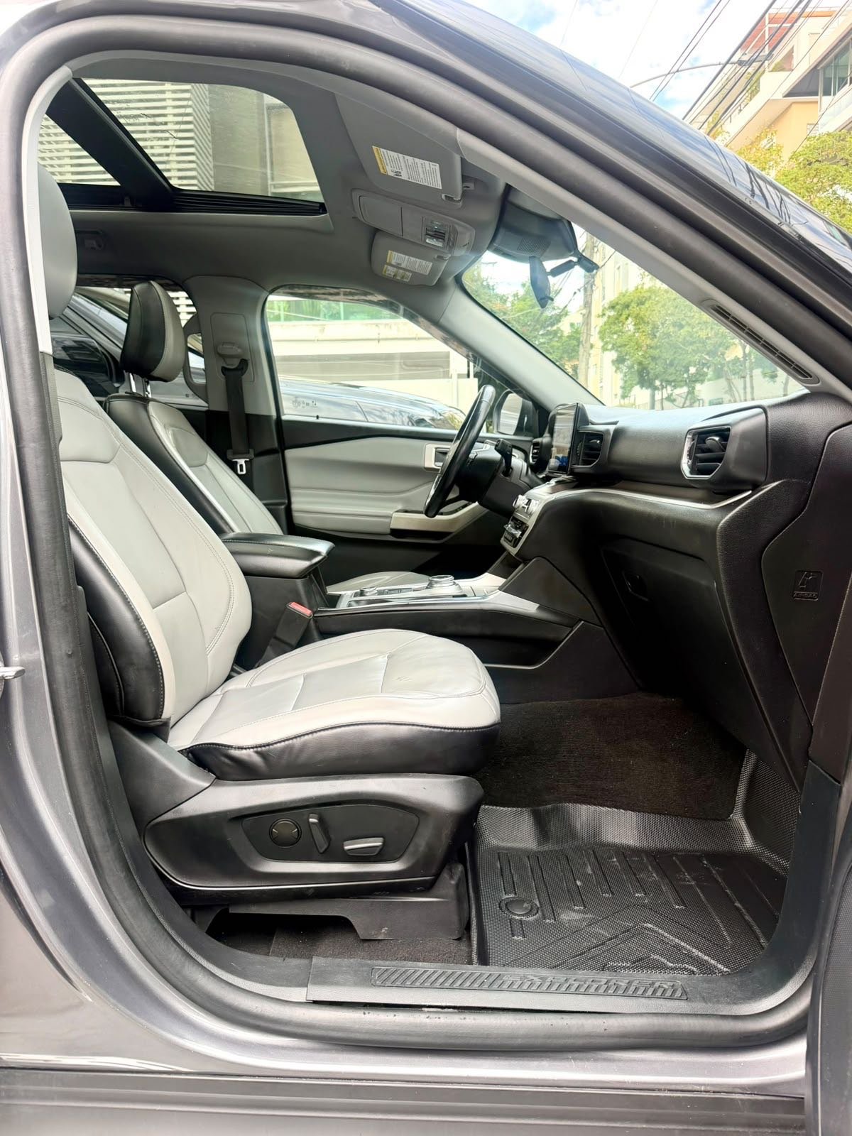 2021 Ford Explorer — foto 7