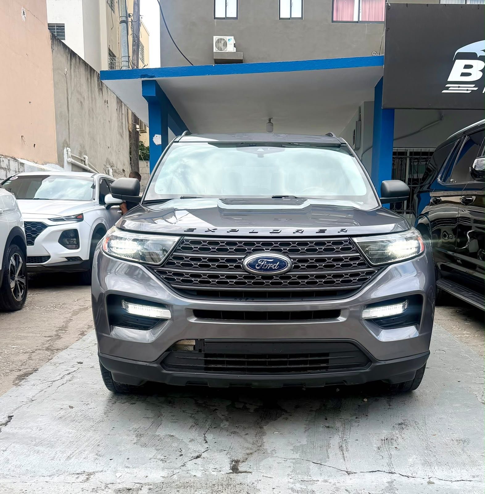 2021 Ford Explorer — foto 2