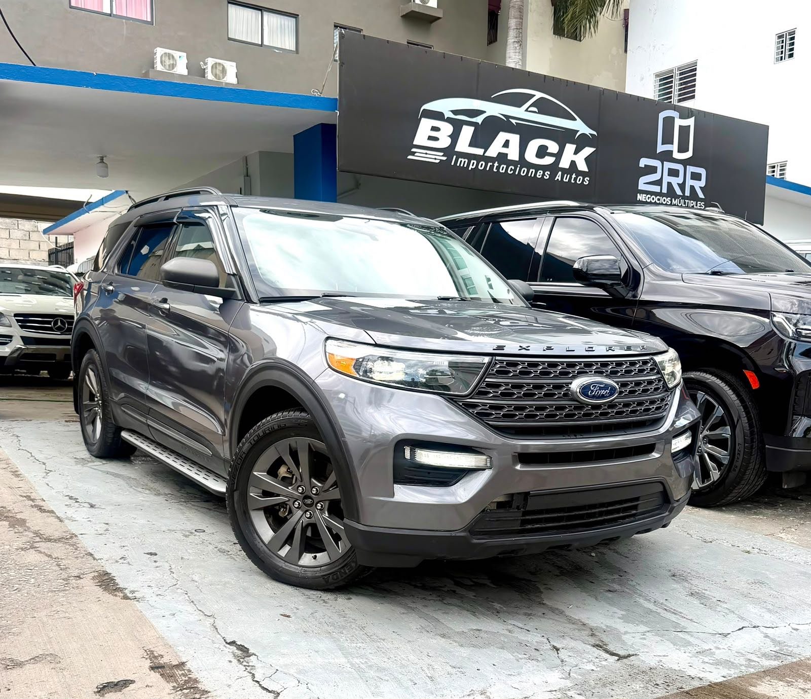2021 Ford Explorer — foto 1